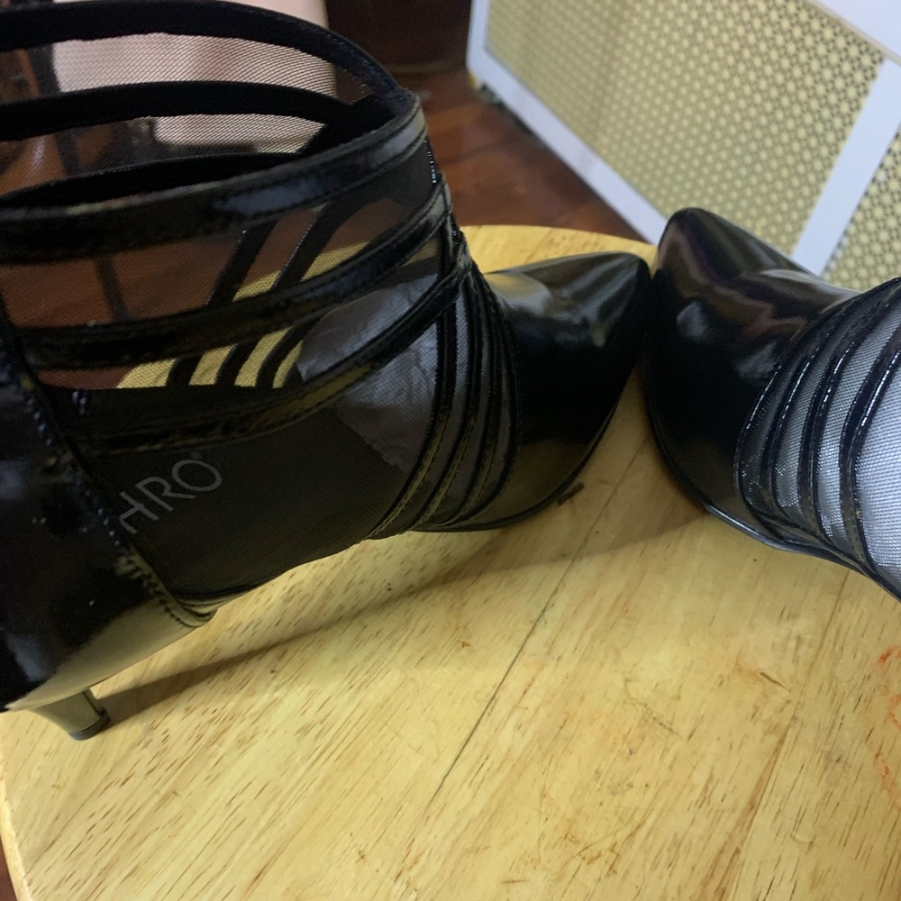 Shoes - Picture 4 of 5